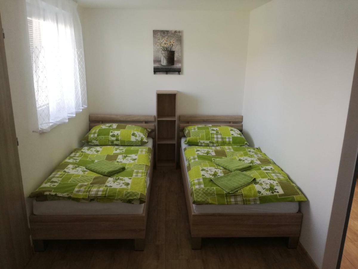 Apartman U Mareka Sucany Exterior photo